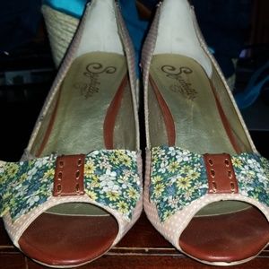 Seychelles peeptoe heels